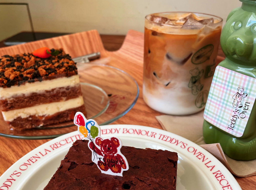 Cake and Coffee from Teddys Oven in Seoul Forest Park.